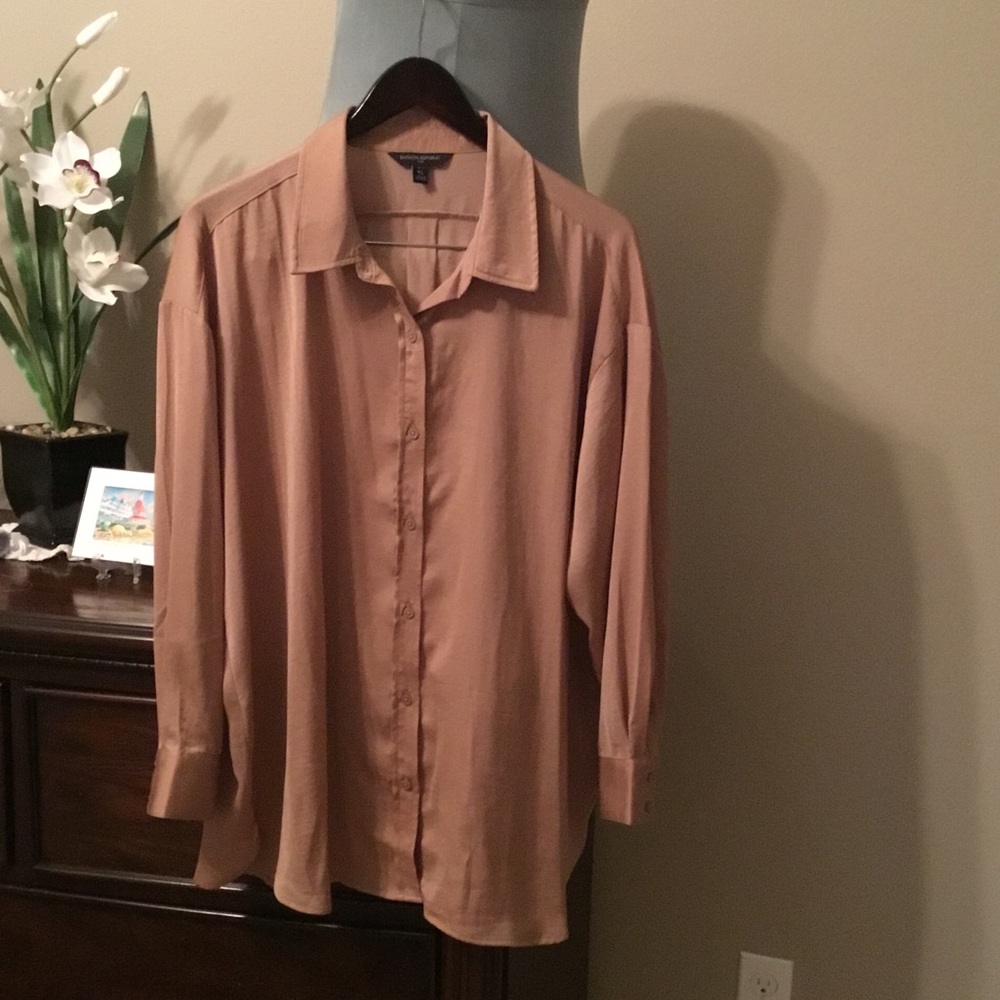 Banana Republic-NWOT-Women’s Gold Satin Blouse